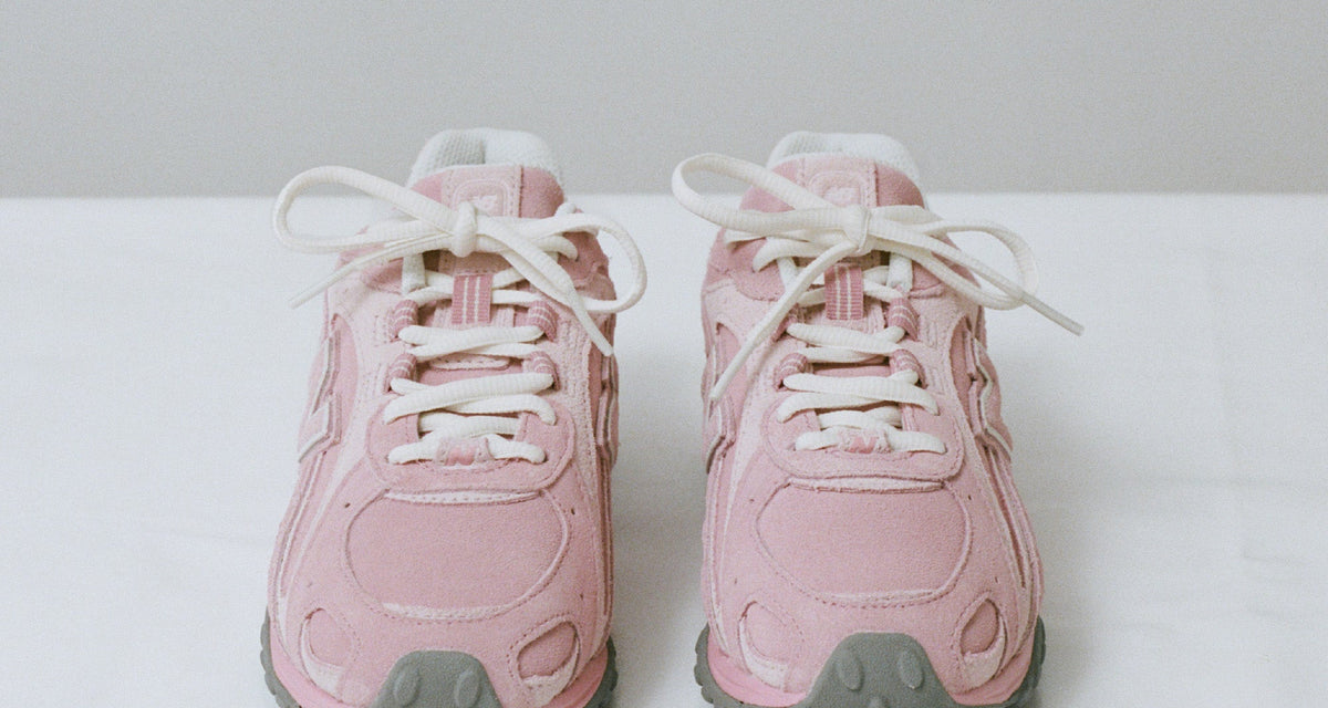 Refined Contrast: The New Balance 204L in Soft Pink