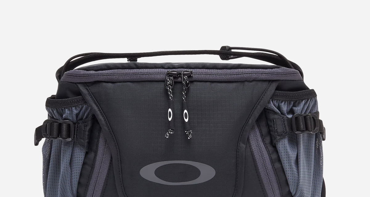 Oakley Seeker Traverse Hip Pack Black bags