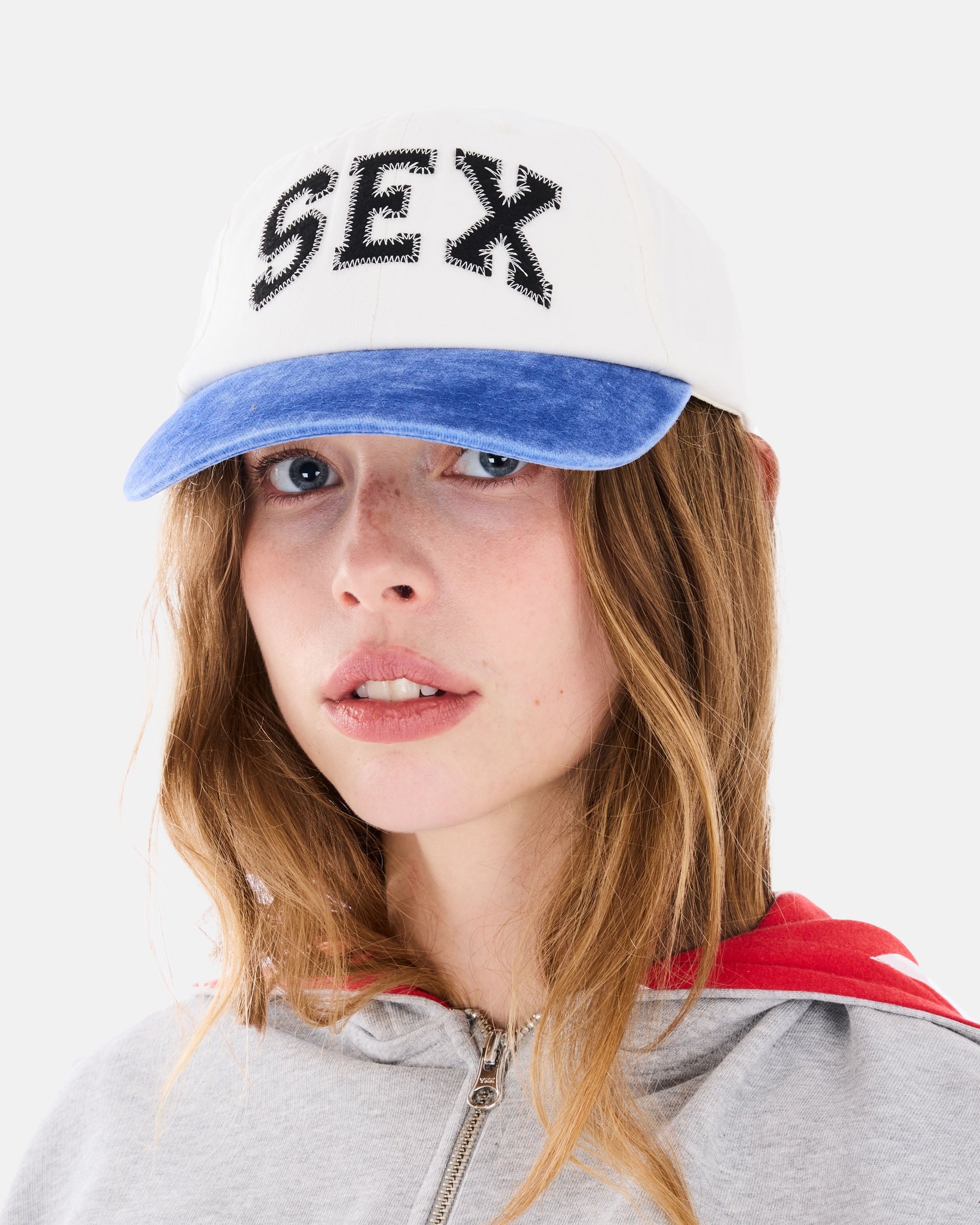 Carne Bollente Sex Wins OFF WHITE / BLUE SS26CAP0101_OW