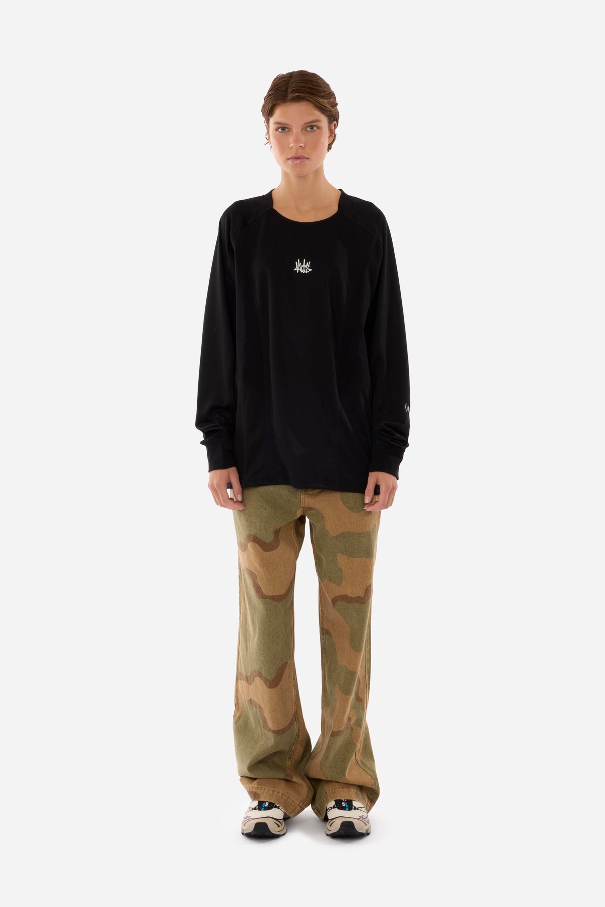 ALIS Nikola Long Sleve Embroidered Logo Black : Black 161-26