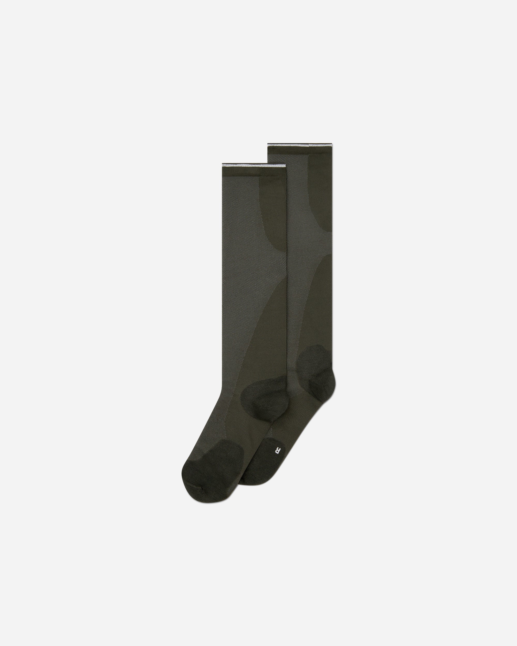 On On x PAF Run Sock Molasses | Black 2UG10484785