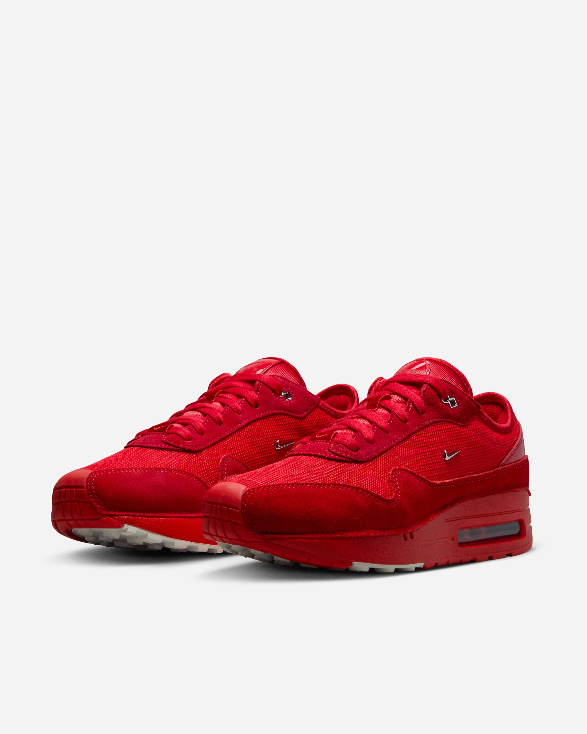 NIKE QS/TZ Nike x JACQUEMUS Air Max 1 UNIVERSITY RED/METALLIC SILVER HM6690-600