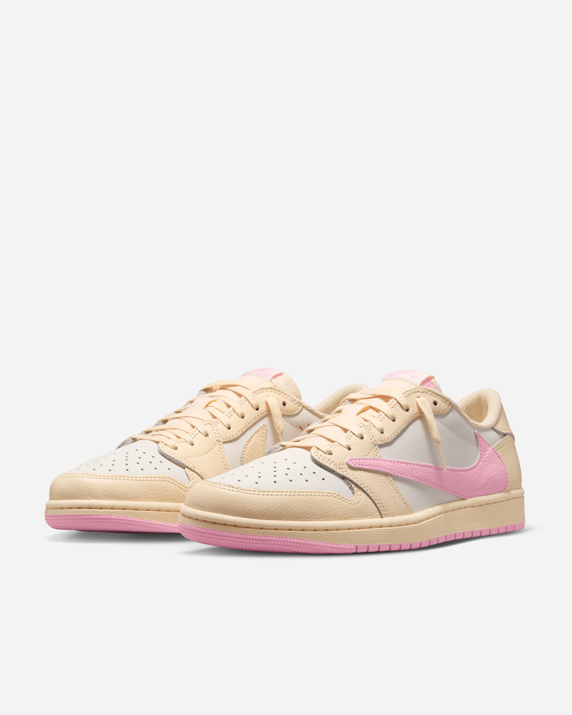 Jordan Brand Jordan Brand x Travis Scott Air Jordan 1 Low OG "Shy Pink" MUSLIN/SHY PINK-SAIL-UNIVERSITY RED IQ7604-100
