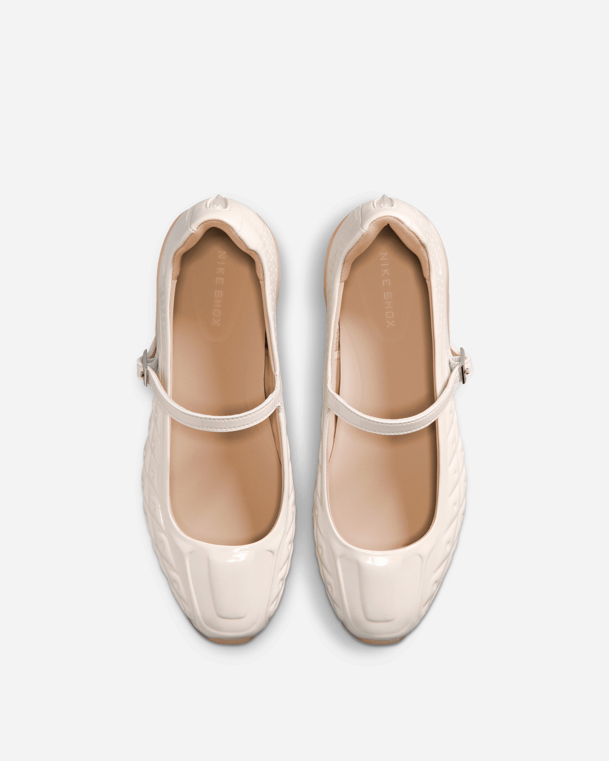 ARCH プルオーバー　オフホワイト Nike Shox Z Calistra PALE IVORY/PALE IVORY-OATMEAL IR5510-100