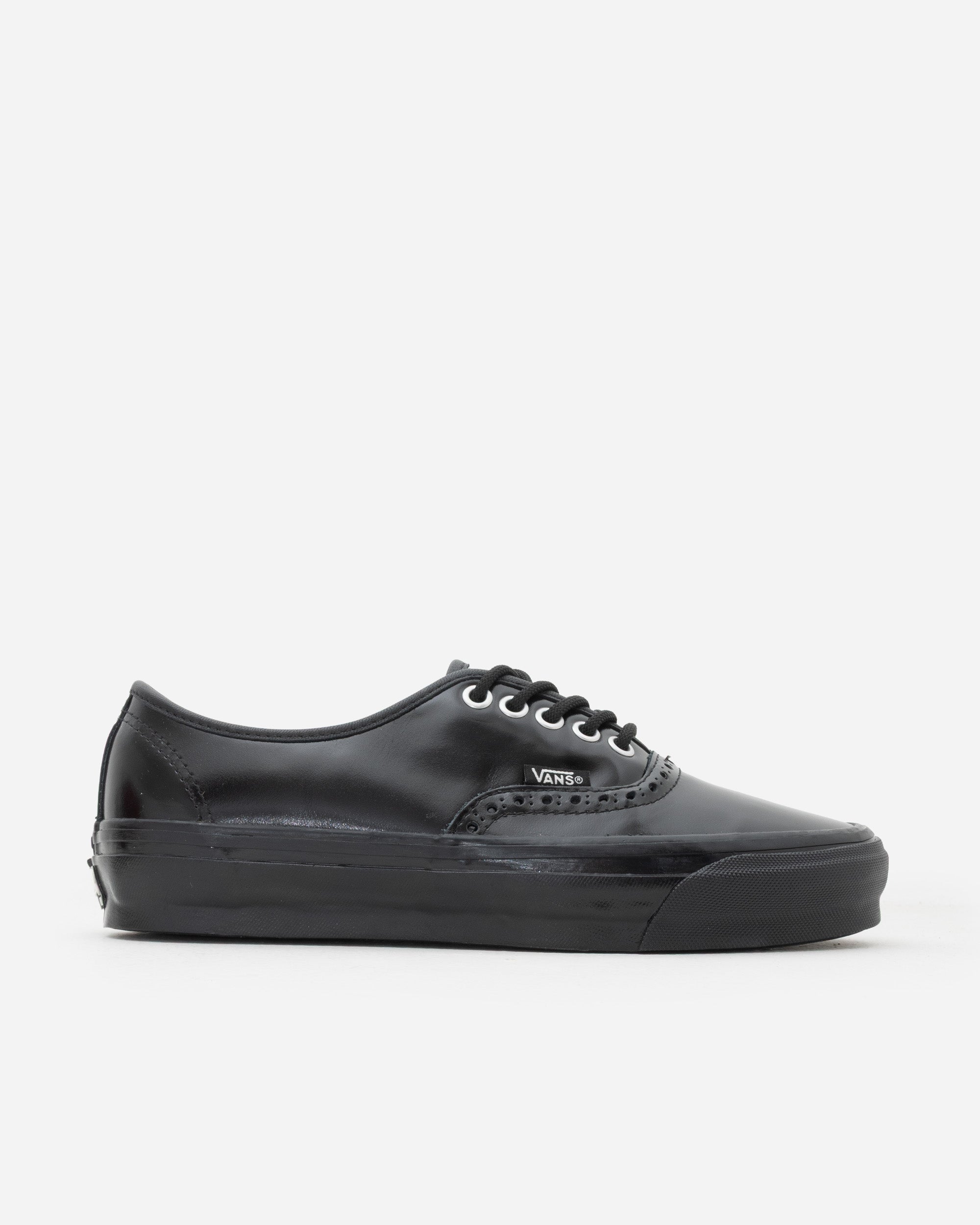 VANS OTW Authentic 44 Siped Vibram Gloss Leather BLACK/BLACK VN000V33BKA1