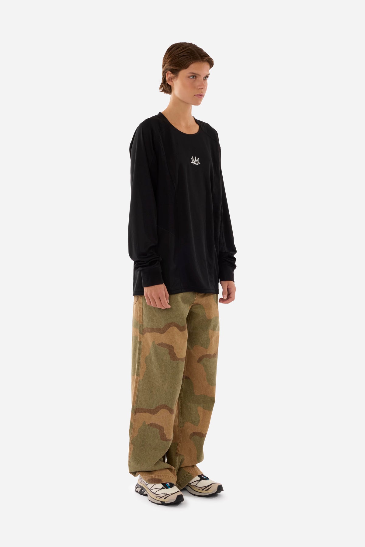 ALIS Nikola Long Sleve Embroidered Logo Black : Black 161-26