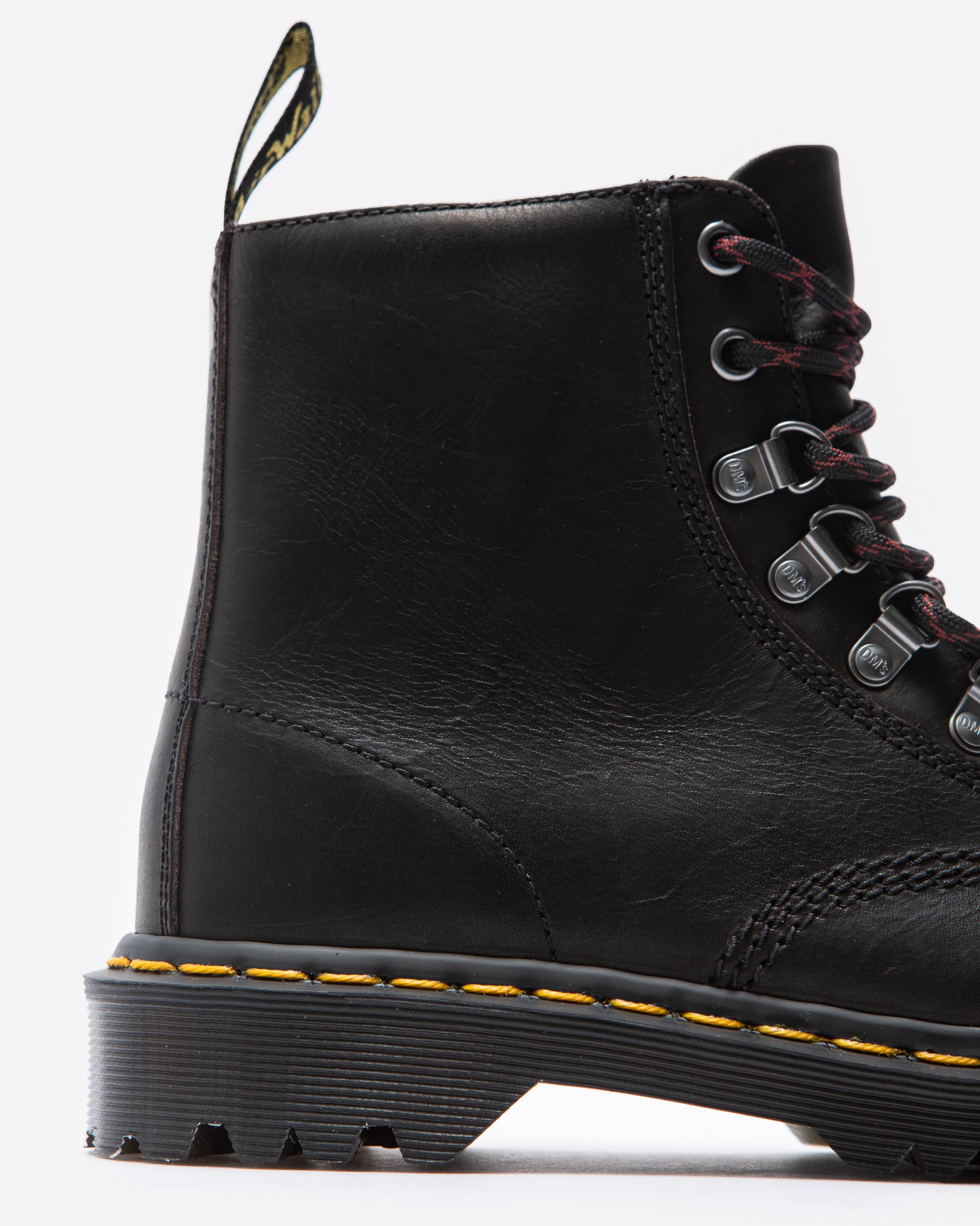 Dr. Martens Barton Black Classic Oiled Shoulder 27793001 